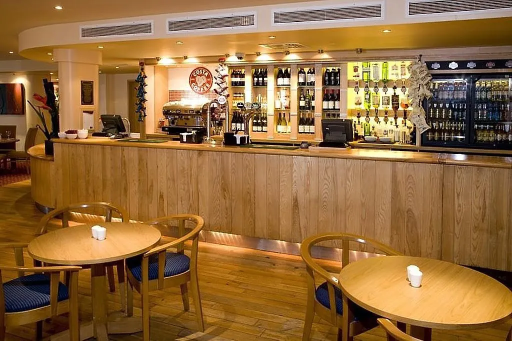Premier Inn London Docklands Excel-1